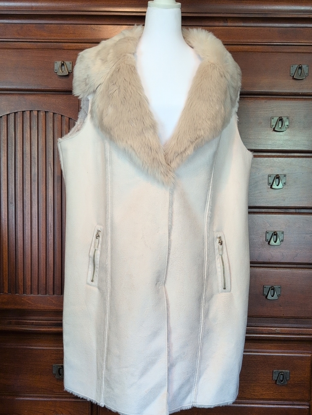 dennis basso Cream Sleeveless Faux-Fur Collar Long Vest